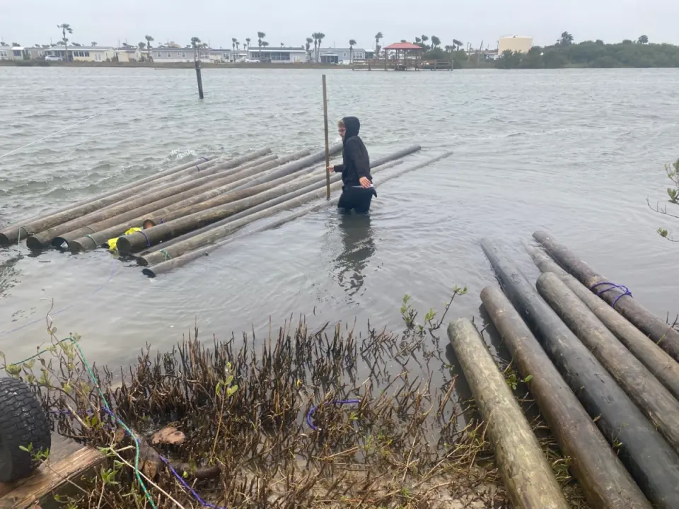 Seawall repair and maintence on the florida